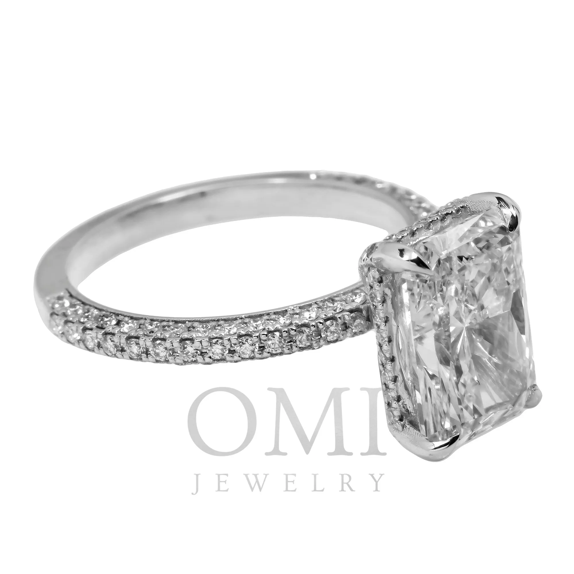 14K GOLD RADIANT CUT DIAMOND ENGAGEMENT RING 0.84 CT