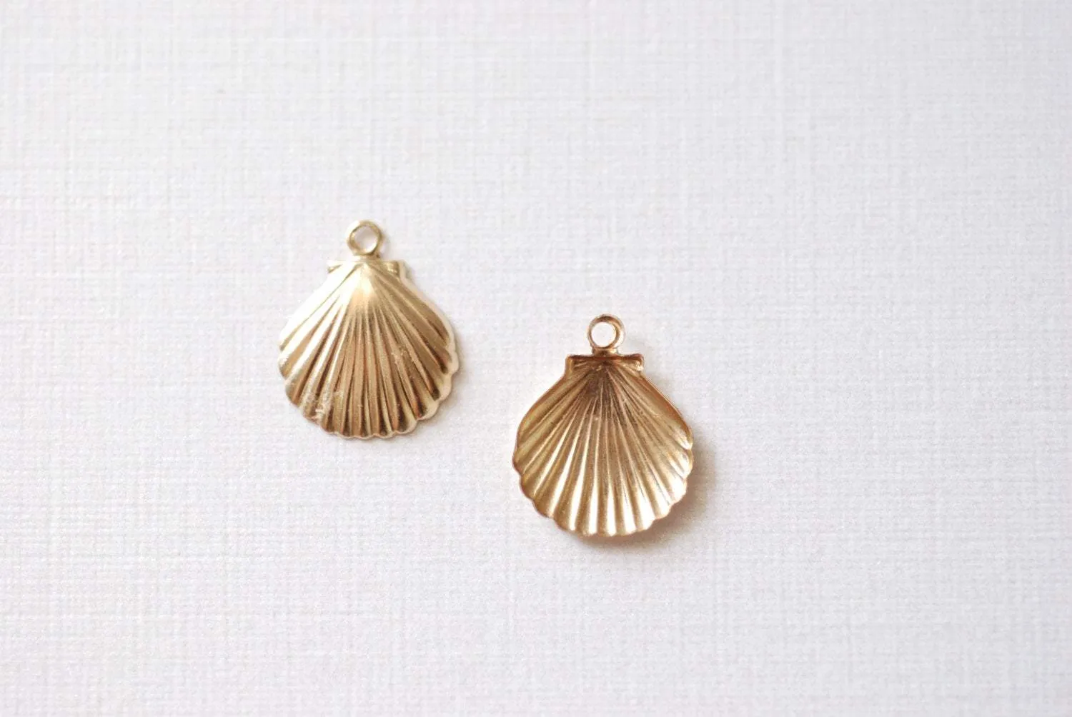 14k gold Wholesale filled SHELL Pendant Charm, Gold Filled Sea Shell Seashell, ocean sea life Charms, Gold Filled Scallop Shell Charm