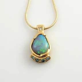 Beautiful Opal Diamond 14kt Gold Pendant