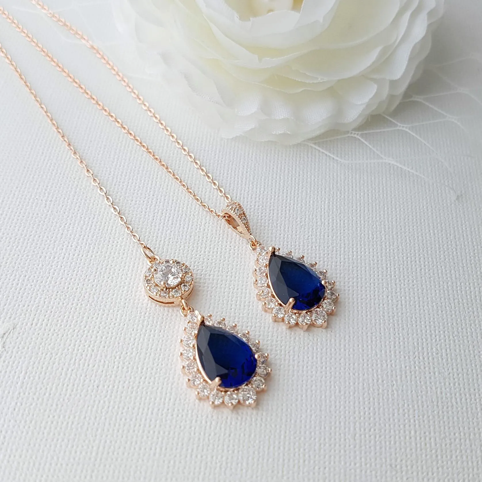 Blue & Gold Necklace with Backdrop-Aoi