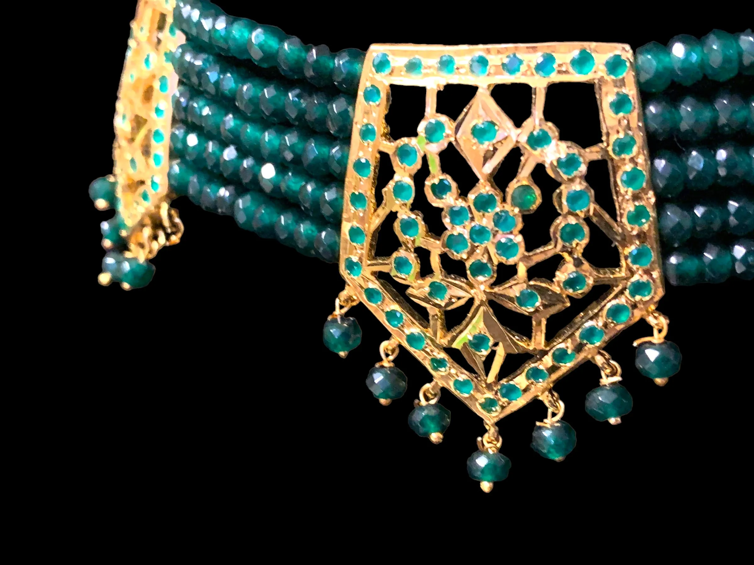 C268 Indu choker in green beads ( READY TO SHIP)