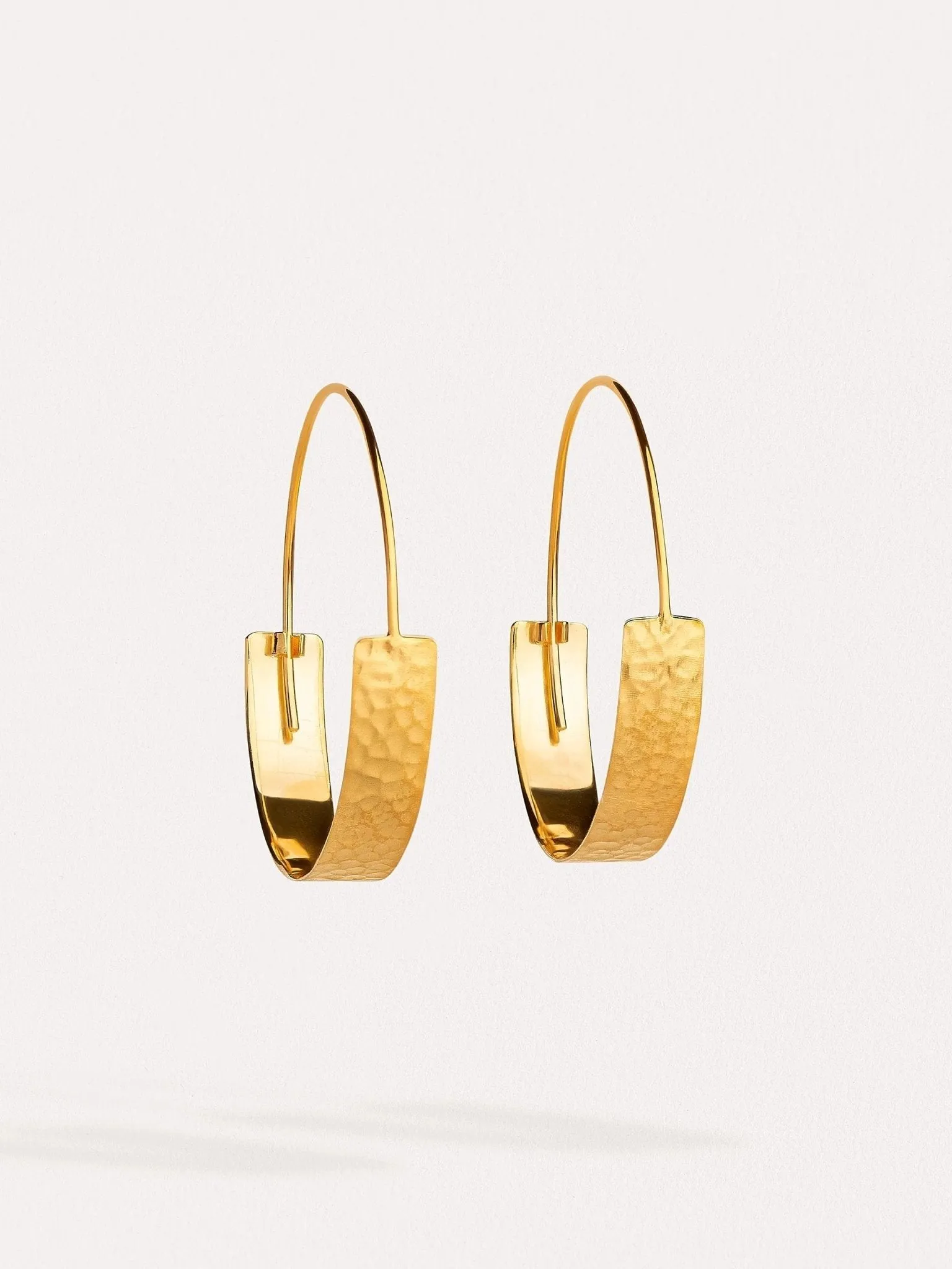 Eibar Chunky Gold Hoop Earrings