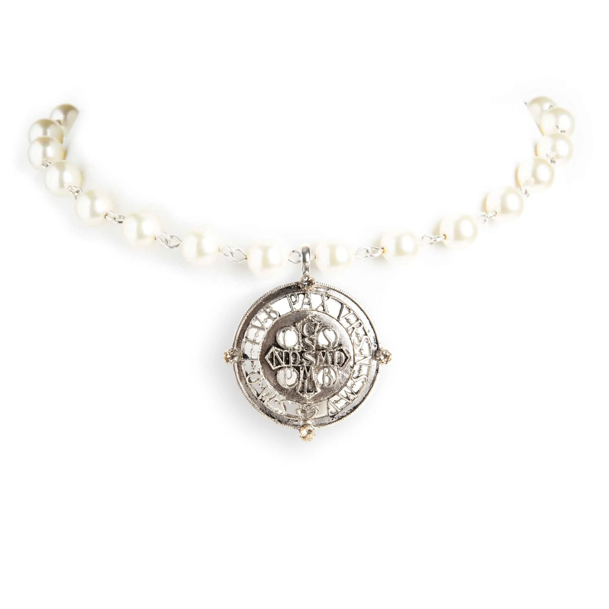 Iconic Pearl Choker Cream Pearl with Classic Medallions