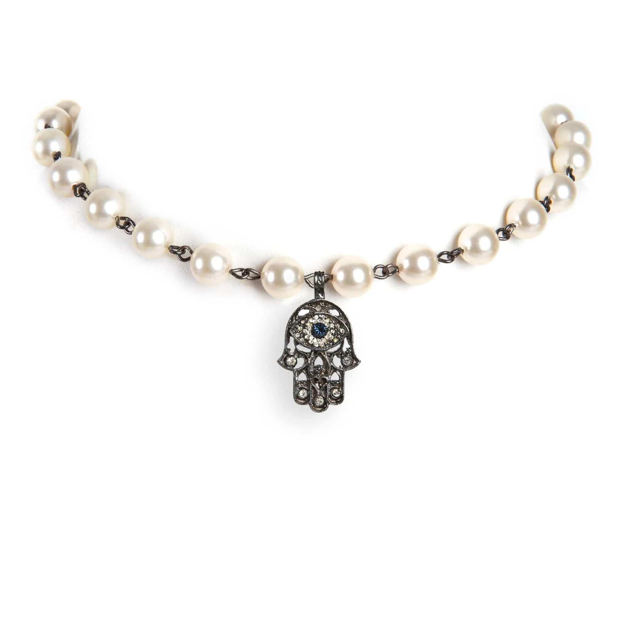 Iconic Pearl Choker Cream Pearl with Classic Medallions