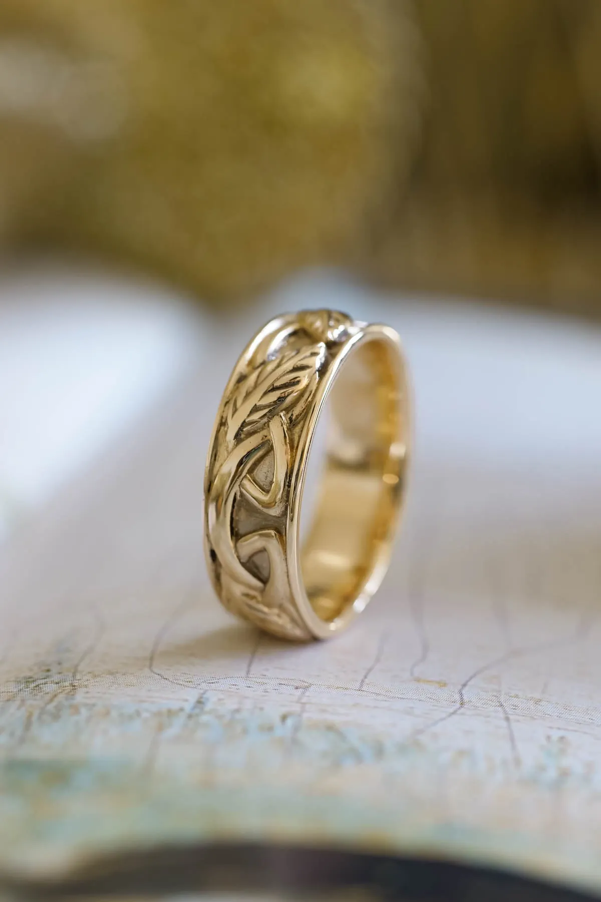 Mens Celtic knot wedding band, Irish inspired ring