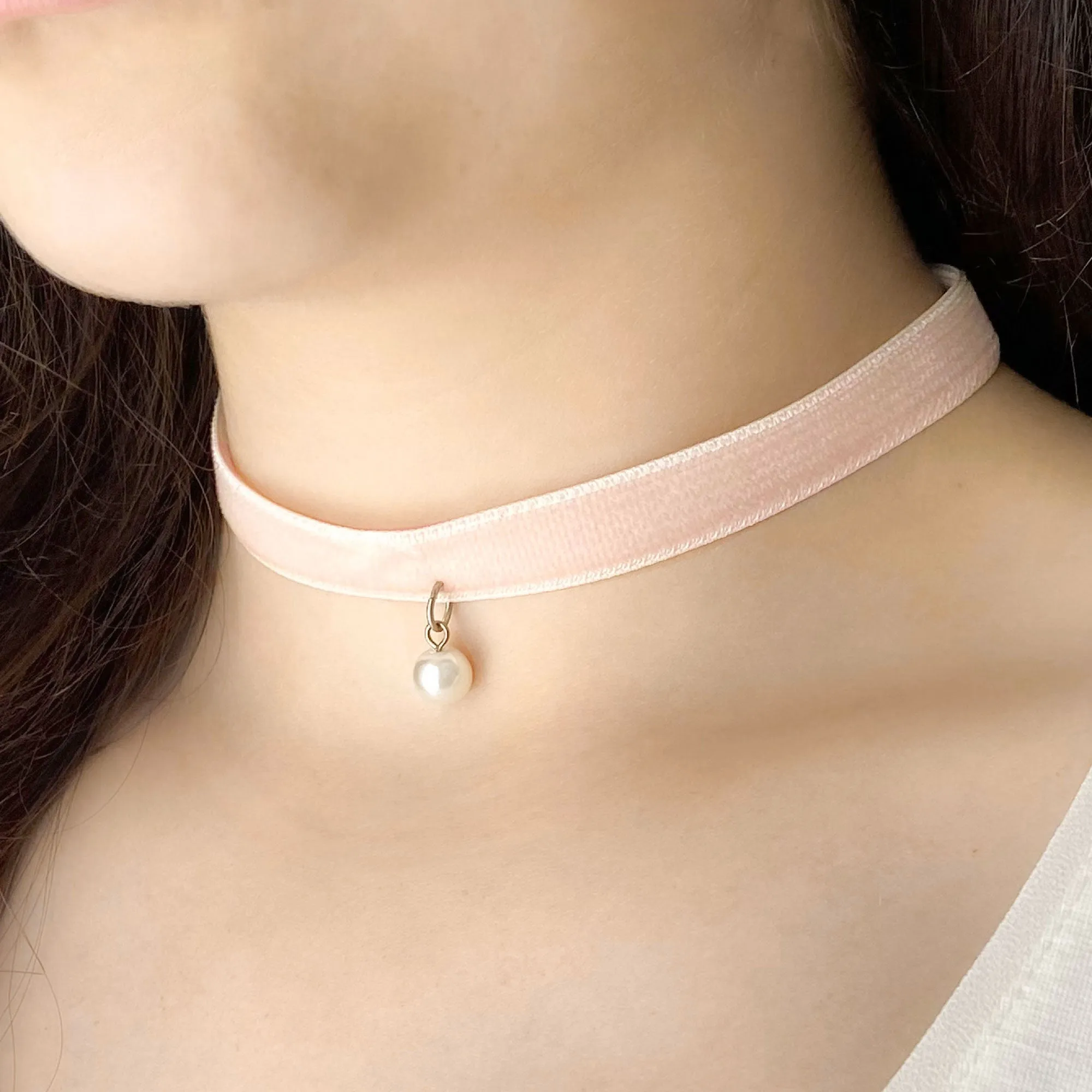 ROXINE pink velvet and pearl choker