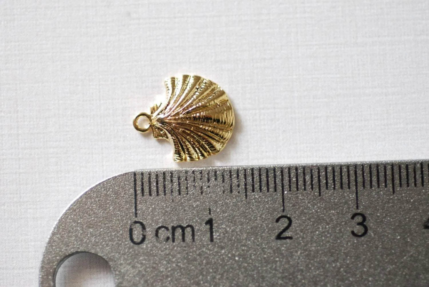 Shiny Vermeil Wholesale Gold Sea Shell Charm- 18k gold over Sterling Silver, Vermeil Gold Oyster Shell Charm, Sea life Charm, Beach Charms, Beads, 72