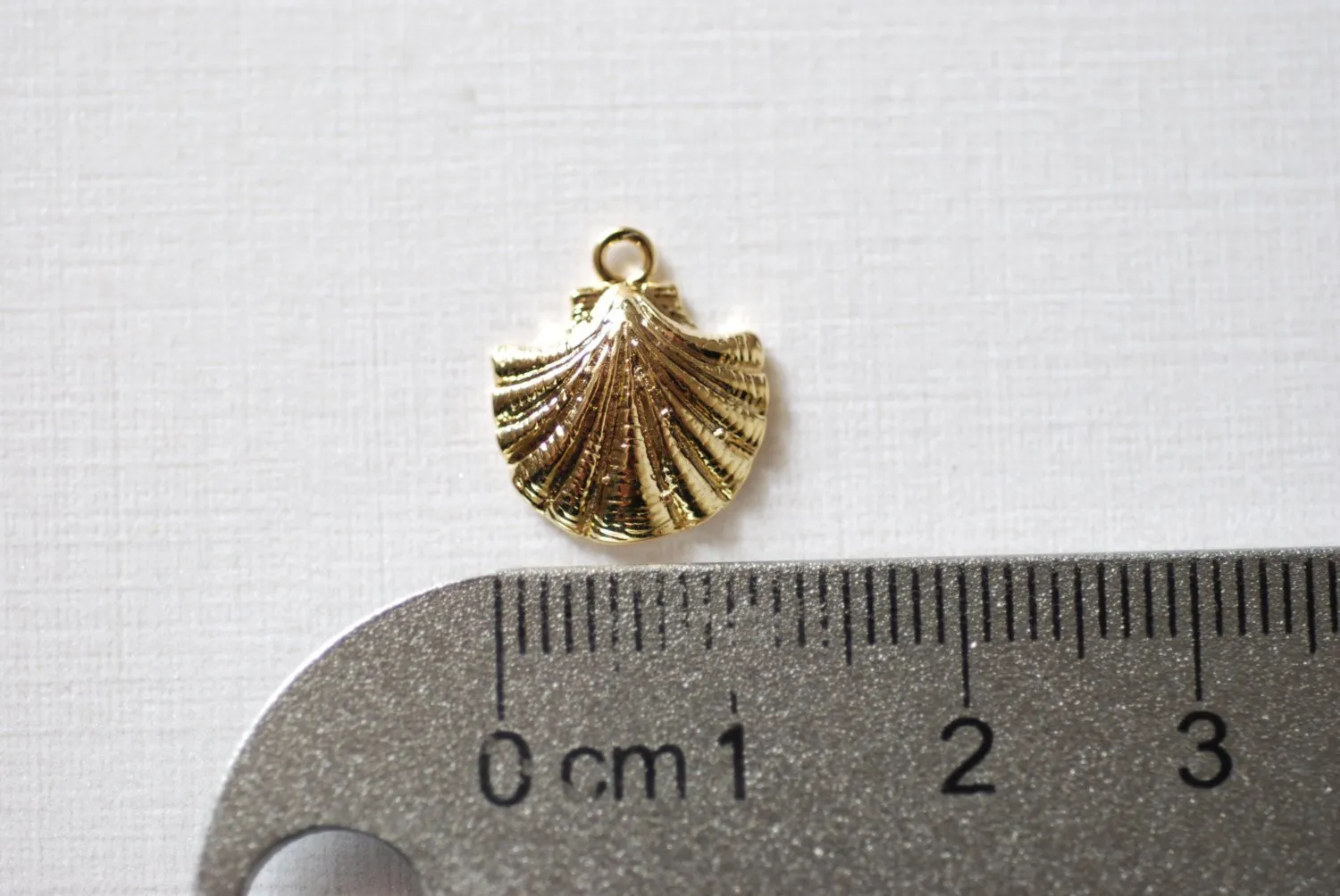 Shiny Vermeil Wholesale Gold Sea Shell Charm- 18k gold over Sterling Silver, Vermeil Gold Oyster Shell Charm, Sea life Charm, Beach Charms, Beads, 72