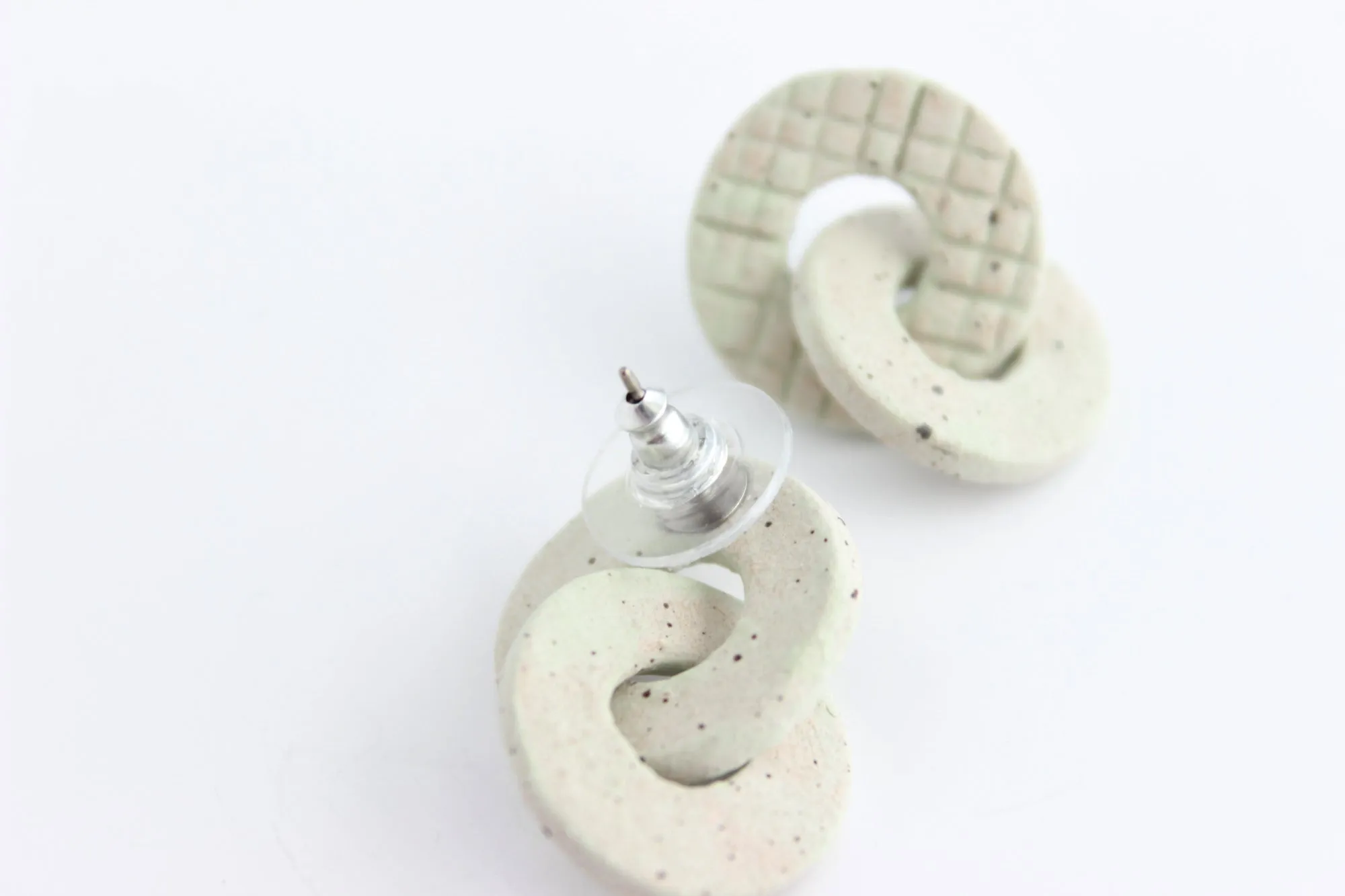 Small Grid Round Link Earrings