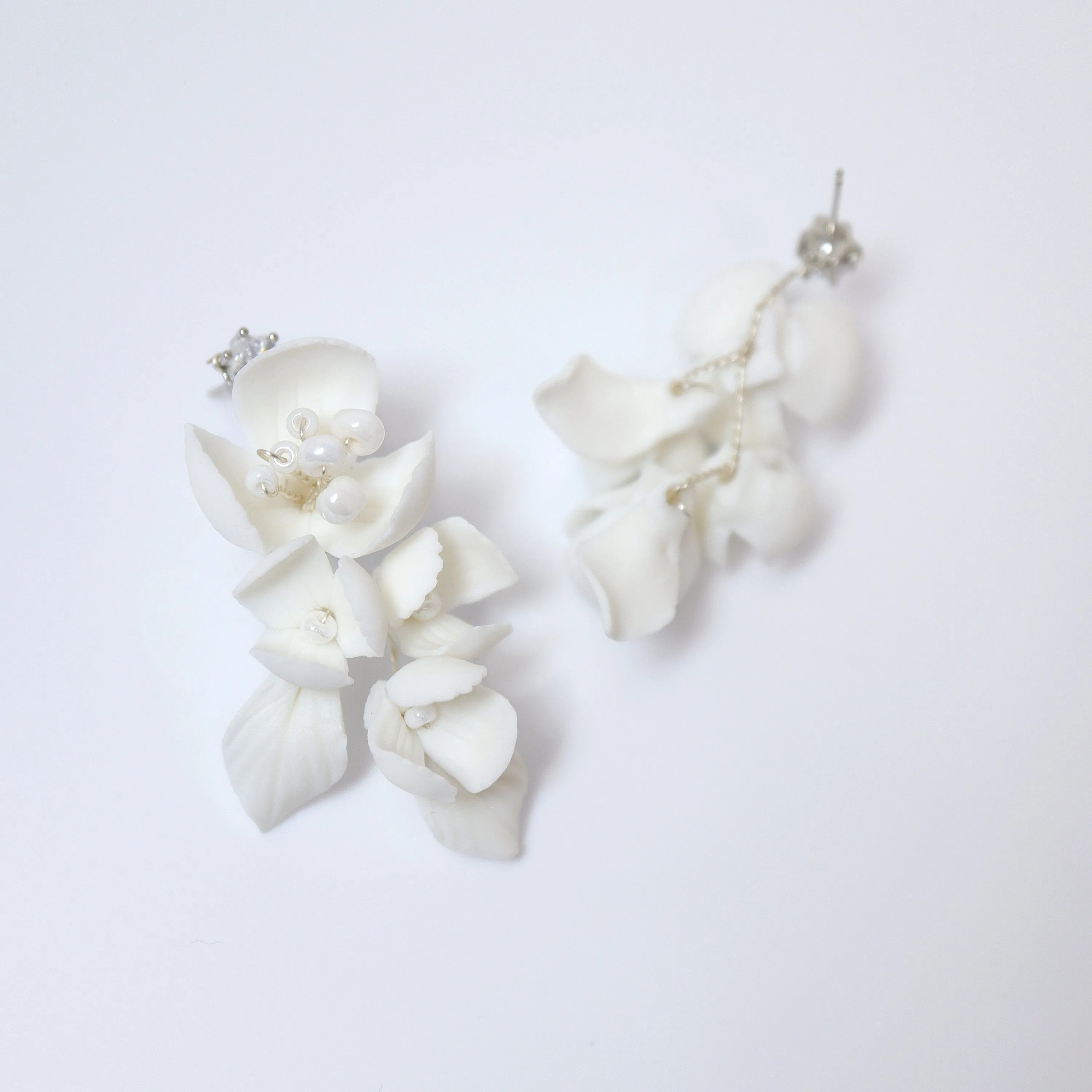 Swarovski Charming Porcelain Ceramic White Flower Pearl and Leaves Earring Sparkling Crystal Bridal Earrings Statement Earrings Cz