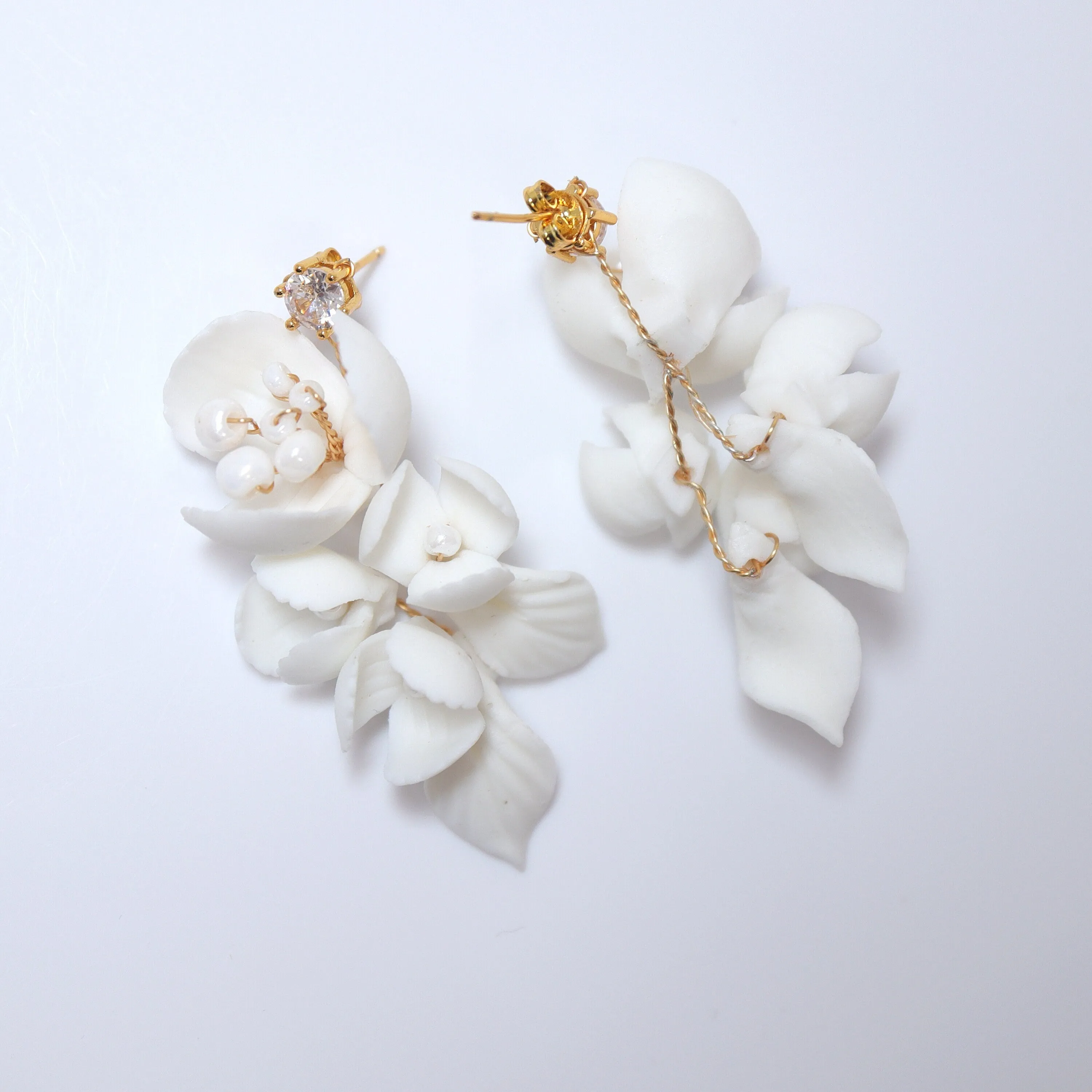 Swarovski Charming Porcelain Ceramic White Flower Pearl and Leaves Earring Sparkling Crystal Bridal Earrings Statement Earrings Cz